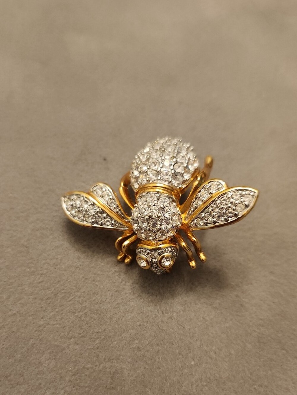 Joan Rivers Gold-Tone Crystal Bee Brooch with Clear Rhinestones - Picture 6 of 6